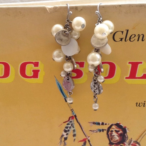 Vintage Jewelry - Vintage Dangling Faux Pearl & Abalone Cluster Dangling Earrings